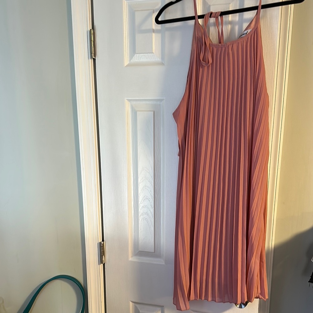 Elegant Pink Pleated Dress
